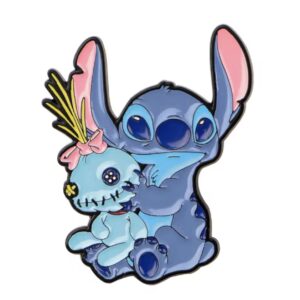 Stitch abrazando muñeca