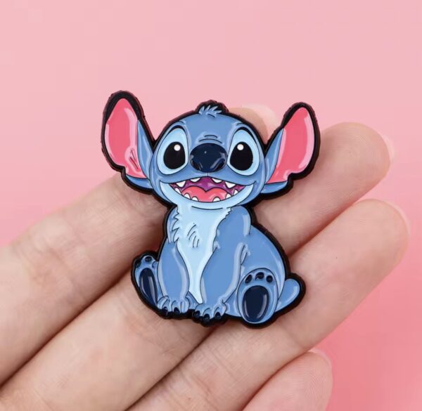 Stitch sentado